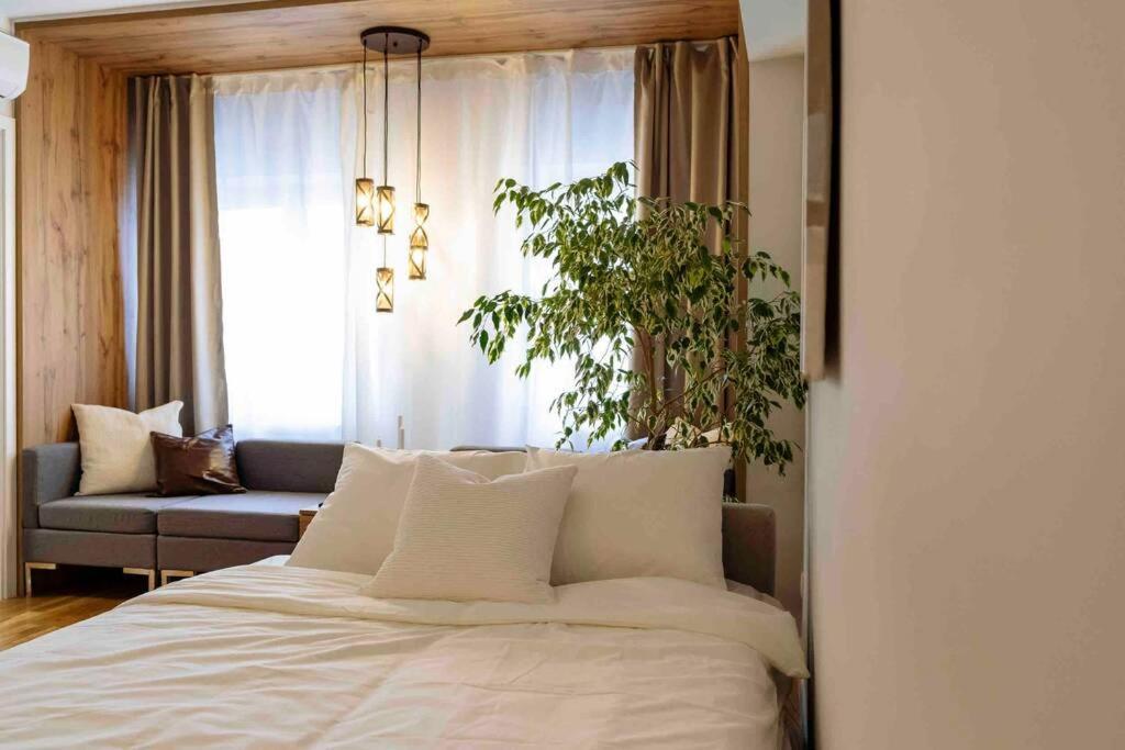 Apartamento Stunning Views 2Br Intercontinental Flat Bucarest Exterior foto