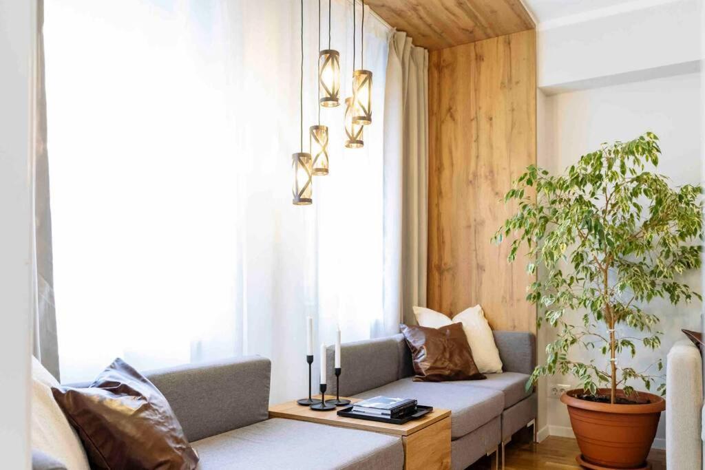 Apartamento Stunning Views 2Br Intercontinental Flat Bucarest Exterior foto